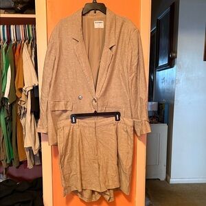 Old Navy Women's Beige Blazer and Shorts Set
